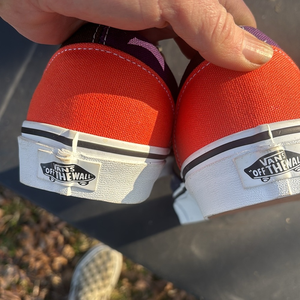 Vans - Picture 2 of 4